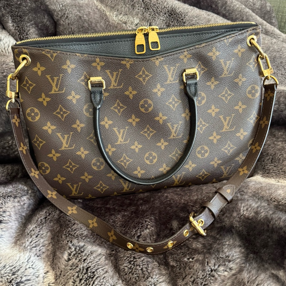 Louis Vuitton Monogram Pallas MM